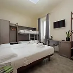 Guest house Termini Comfort And Jacuzzi By Flatinrome 4*