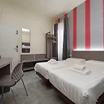 Guest house Termini Comfort And Jacuzzi By Flatinrome 4*