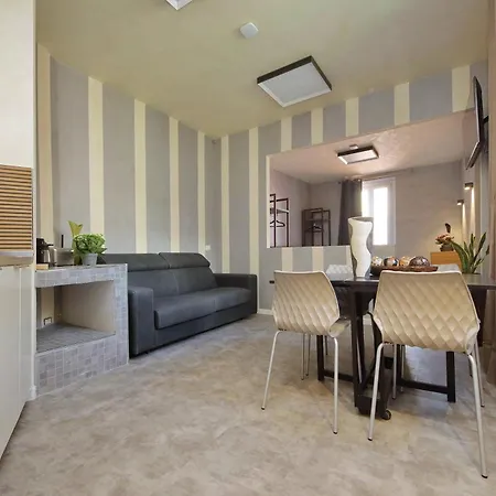Gasthuis Termini Comfort By Flatinrome 4*