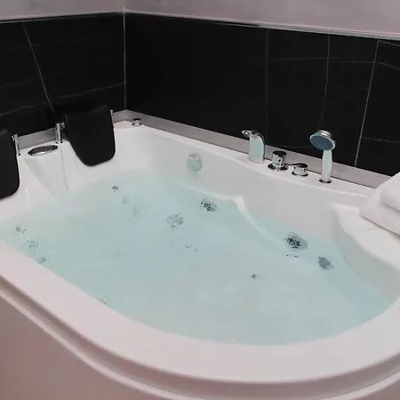 Gasthuis Termini Comfort By Flatinrome 4*
