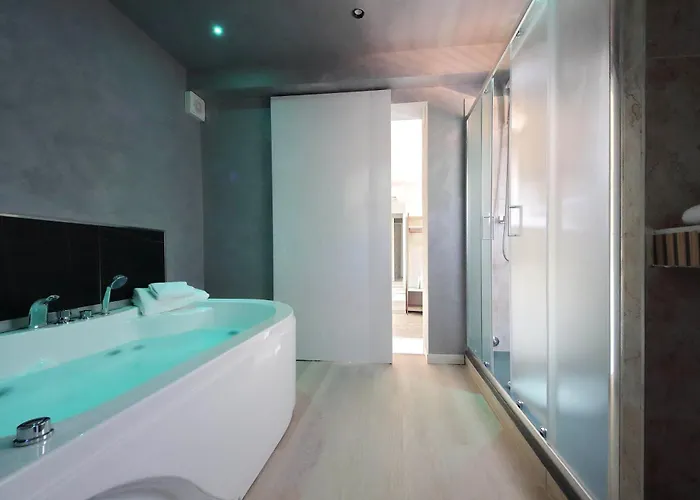 Termini Comfort And Jacuzzi By Flatinrome