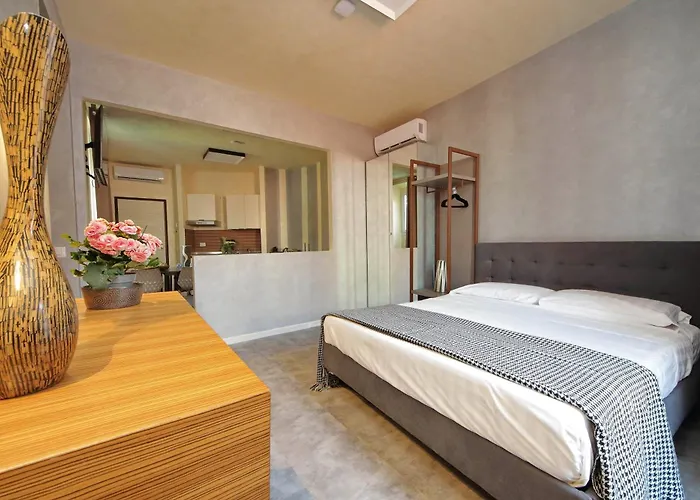 Termini Comfort And Jacuzzi By Flatinrome 4*